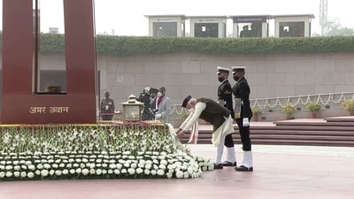 PM Modi paying tribute to the fallen heroes at the National War Memorial on Republic Day. (Twitter/@mygovindia) PM Modi paying tribute to the fallen heroes at the National War Memorial on Republic Day. (Twitter/@mygovindia)