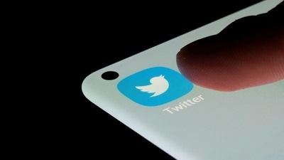 The features are available on Twitter's iOS and Android mobile applications. (ANI) The features are available on Twitter's iOS and Android mobile applications. (ANI)