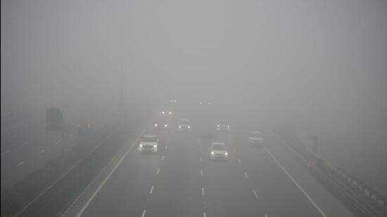 biting-chill-but-familiar-winter-fog-eludes-delhi-least-since-2008