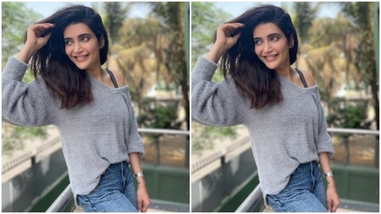 In open tresses with a side part, Karishma posed as she looked away from the camera.(Instagram/@karishmaktanna)