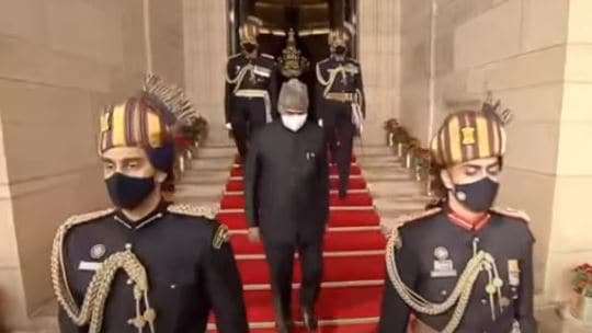 President Ram Nath Kovind leaves Rashtrapati Bhavan. Kovind will now head towards Rajpath. &nbsp;(PIB)
