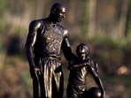 Statue of Kobe and Gigi Bryant(REUTERS)
