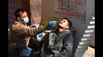 2,79,621 new Covid-19 cases were recorded during January 20-26 which declined by 2.71 percent as 2,87,421 new cases were recorded during January 13-19. (Vipin Kumar /HT Photo) 2,79,621 new Covid-19 cases were recorded during January 20-26 which declined by 2.71 percent as 2,87,421 new cases were recorded during January 13-19. (Vipin Kumar /HT Photo)