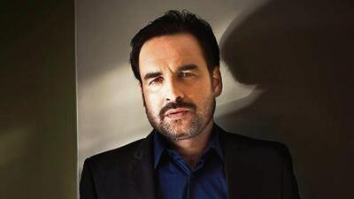 Actor Pankaj Tripathi urges everyone to include khadi in their lives. Actor Pankaj Tripathi urges everyone to include khadi in their lives.