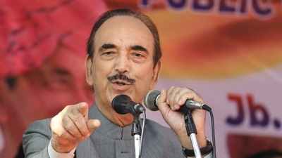 Senior Congress leader Ghulam Nabi Azad. (PTI)