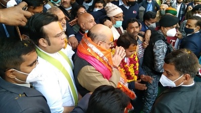 After visiting Vrindavan's Bake Bihari Temple, Home Minister Amit Shah will be attending effective voter communication at 12.45 pm in Mathura. (HT Photo/Hemendra Chaturvedi )