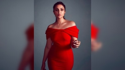 Parineeti Chopra's statement ring on her index finger surely stole the spotlight. (Instagram/@parineetichopra) Parineeti Chopra's statement ring on her index finger surely stole the spotlight. (Instagram/@parineetichopra)