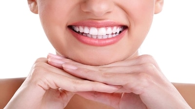It is also important to maintain mouth hygiene to avoid yellow teeth. It is recommended to brush your teeth twice a day, avoid smoking and add vegetables such as carrots, green and leafy vegetables and broccoli in the diet. It is also important to maintain mouth hygiene to avoid yellow teeth. It is recommended to brush your teeth twice a day, avoid smoking and add vegetables such as carrots, green and leafy vegetables and broccoli in the diet.
