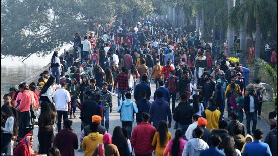 All activities, including boating, at Sukhna Lake (above) will be allowed to open from 5am to 10pm. Shops at Sukhna will be open subject to compliance of Covid-appropriate behaviour and proper sanitisation. (Keshav Singh/HT file photo)
