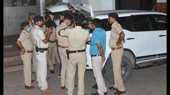 Police said that the car driver, a businessman, couldn’t produce documents to verify the cash. (HT archive) Police said that the car driver, a businessman, couldn’t produce documents to verify the cash. (HT archive)