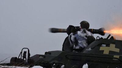 A Ukrainian service member fires a next generation light anti-tank weapon (NLAW) supplied by Britain during drills at Ukraine's International Peacekeeping Security Centre near Yavoriv in the Lviv region, Ukraine, on January 28 (Ukrainian Defence Ministry via REUTERS) A Ukrainian service member fires a next generation light anti-tank weapon (NLAW) supplied by Britain during drills at Ukraine's International Peacekeeping Security Centre near Yavoriv in the Lviv region, Ukraine, on January 28 (Ukrainian Defence Ministry via REUTERS)