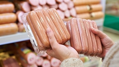 Processed meat and preservatives such as nitrite are harmful for the lungs. Additionally, they also cause obesity. Processed meat and preservatives such as nitrite are harmful for the lungs. Additionally, they also cause obesity.