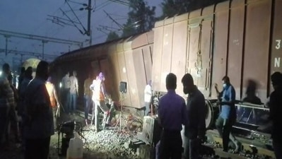 Derailed wagons of the goods train at Aluva railway station in Kerala. (ANI) Derailed wagons of the goods train at Aluva railway station in Kerala. (ANI)