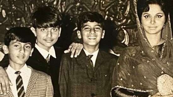 (L-R) Kumar Gaurav, Dilip Dhawan, and Boney Kapoor with Waheeda Rehman.