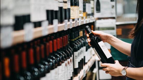 To promote wine industry and help farmers in Maharashtra, permission is given for selling only wine. But in MP, all types of liquor will be sold in supermarkets (Getty Images)
