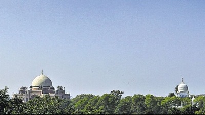 Humayun's Tomb on a sunny Saturday morning. (Amal KS/HT Photo)