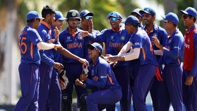 ICC U19 World Cup: Young pacer Ravi Kumar wreaks havoc as India oust defending champions Bangladesh to enter Semifinal (TWITTER) ICC U19 World Cup: Young pacer Ravi Kumar wreaks havoc as India oust defending champions Bangladesh to enter Semifinal (TWITTER)