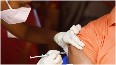Since the roll out of the covid vaccine, many have questioned the contribution of the vaccine in curbing the virus. This study proves that it will help in having fewer symptoms and will help to cut the effect of the virus shorter. (PTI)