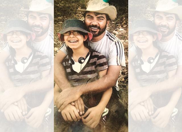 Danish with his daughter Zahra Husaini during the shoot of Peepli Live Danish with his daughter Zahra Husaini during the shoot of Peepli Live
