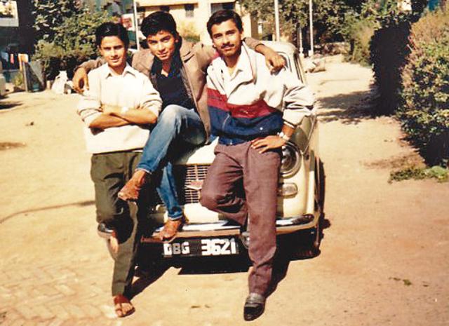 Celebrating his friend’s new Fiat in New Delhi Celebrating his friend’s new Fiat in New Delhi