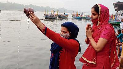 Devotees offering prayers at Vishram Ghat on the banks of the Yamuna in Mathura, a key city in the Braj region of western Uttar Pradesh. (HT FILE PHOTO) Devotees offering prayers at Vishram Ghat on the banks of the Yamuna in Mathura, a key city in the Braj region of western Uttar Pradesh. (HT FILE PHOTO)