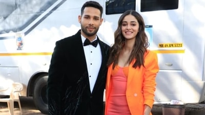 Ananya Panday and Siddhant Chaturvedi arrived on Bigg Boss 15 sets with Deepika Padukone to promote their upcoming film Gehraiyaan. Today is the finale episode of the reality TV show, and the entire star cast of the film came dressed in impeccable ensembles. They impressed everyone with their sartorial choices. (HT Photo/Varinder Chawla) Ananya Panday and Siddhant Chaturvedi arrived on Bigg Boss 15 sets with Deepika Padukone to promote their upcoming film Gehraiyaan. Today is the finale episode of the reality TV show, and the entire star cast of the film came dressed in impeccable ensembles. They impressed everyone with their sartorial choices. (HT Photo/Varinder Chawla)