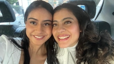 Kajol poses for a selfie with daughter Nysa Devgan. (Instagram) Kajol poses for a selfie with daughter Nysa Devgan. (Instagram)