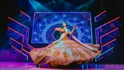 Mouni chose winged eyeliner, kohl-adorned eyes, heavy mascara on the lashes, bronze-red lip shade, blushed cheeks, glowing skin, and sharp contouring for the glam picks. What do you think of Mouni's look? (Instagram/@imouniroy) Mouni chose winged eyeliner, kohl-adorned eyes, heavy mascara on the lashes, bronze-red lip shade, blushed cheeks, glowing skin, and sharp contouring for the glam picks. What do you think of Mouni's look? (Instagram/@imouniroy)