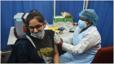 The government has started rolling out the booster shot, in addition to the double doses of covid vaccination. (HT Photo)