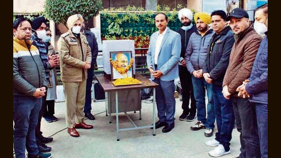 Ludhiana DC Varinder said, “We must feel proud of our martyrs and freedom fighters. Every citizen is enjoying independence due to their struggle and sacrifice.” (HT Photo)
