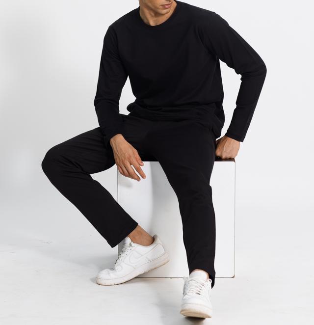 The chic sweatshirts and sweat pants from CREATURES OF HABIT have a modern, tapered fit which gives your body a fluid, yet fitted shape and form The chic sweatshirts and sweat pants from CREATURES OF HABIT have a modern, tapered fit which gives your body a fluid, yet fitted shape and form
