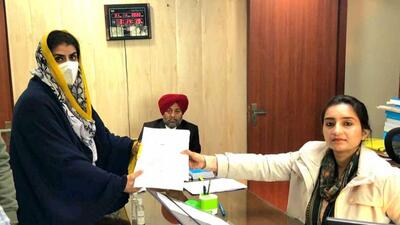 SAD leader Bikram Majithia’s wife Ganieve Kaur on Monday filed nomination from Majitha as his covering candidate for the upcoming Punjab assembly polls. (HT Photo)