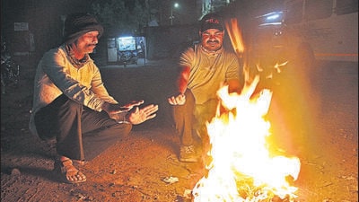 After six days, the minimum temperature in Pune rose to cross 10 degrees Celsius on Monday morning. (HT FILE) After six days, the minimum temperature in Pune rose to cross 10 degrees Celsius on Monday morning. (HT FILE)