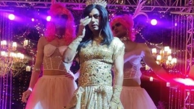 Nawazuddin Siddiqui in drag on the sets of Tiku Weds Sheru.