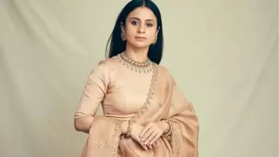 Wearing a dab of nude lipstick that matched her eyeshadow tint, Rasika amplified the glam quotient with rosy blushed and highlighted cheeks, kohl-lined eyes with black eyeliner streaks and filled-in eyebrows. (Instagram/rasikadugal) Wearing a dab of nude lipstick that matched her eyeshadow tint, Rasika amplified the glam quotient with rosy blushed and highlighted cheeks, kohl-lined eyes with black eyeliner streaks and filled-in eyebrows. (Instagram/rasikadugal)