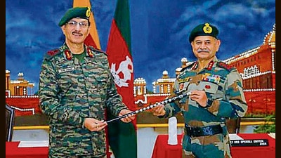Newly appointed Northern Command chief Lieutenant General Upendra Dwivedi (right) takes over the charge from Lieutenant General YK Joshi, in New Delhi on Monday. (ANI) Newly appointed Northern Command chief Lieutenant General Upendra Dwivedi (right) takes over the charge from Lieutenant General YK Joshi, in New Delhi on Monday. (ANI)