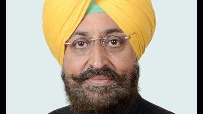 Congress’ Rajya Sabha MP Partap Singh Bajwa is pitted against AAP’s Jagroop Singh Sekhwan and the Shiromani Akali Dal’s Guriqbal Singh Mahal, and Johar Singh of SAD Sanyukt who has been an MLA from Kahnuwan and has noticeable following in the area. (HT) Congress’ Rajya Sabha MP Partap Singh Bajwa is pitted against AAP’s Jagroop Singh Sekhwan and the Shiromani Akali Dal’s Guriqbal Singh Mahal, and Johar Singh of SAD Sanyukt who has been an MLA from Kahnuwan and has noticeable following in the area. (HT)