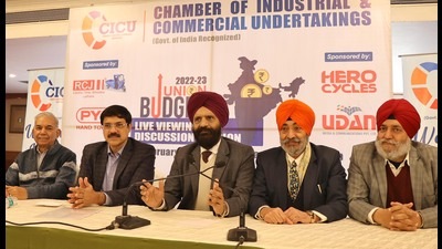 Chamber of Industrial and Commercial Undertaking (CICU) president Upkar Singh and other members addressing the media during live viewing and discussion on Union Budget 2022, in Ludhiana on Tuesday. (Gurpreet Singh/HT) Chamber of Industrial and Commercial Undertaking (CICU) president Upkar Singh and other members addressing the media during live viewing and discussion on Union Budget 2022, in Ludhiana on Tuesday. (Gurpreet Singh/HT)