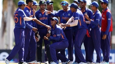 ICC U19 World Cup: Young pacer Ravi Kumar wreaks havoc as India oust defending champions Bangladesh to enter Semifinal (TWITTER) ICC U19 World Cup: Young pacer Ravi Kumar wreaks havoc as India oust defending champions Bangladesh to enter Semifinal (TWITTER)