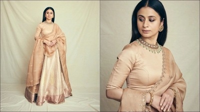Rasika Dugal was styled by celebrity fashion stylists at Who Wore What When. Her ensemble is credited to Indian apparel and clothing brand, Shanti, that boasts of rich weaves and heritage revival rising from the alleys of Banaras.&nbsp; (Instagram/rasikadugal)