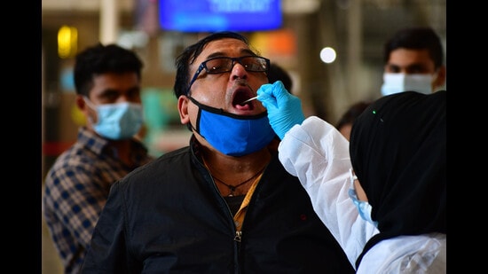 The third wave saw a less severe variant in Omicron and it was up against a largely vaccinated population,” said Dr Shashank Joshi, member of the state’s Covid-19 task force. (Bhushan Koyande/ HT Photo)