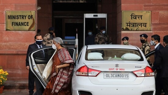 Finance minister Nirmala Sitharaman arrives at the finance ministry before presenting the federal budget in Parliament in New Delhi, February 1, 2022.&nbsp;(Anushree Fadnavis / REUTERS)