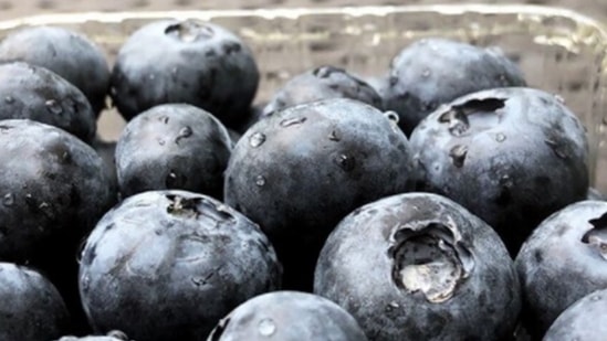 High antioxidants levels: Anthocyanin that also gives blueberry its trademark blue colour is a type of flavonoid that is responsible for the fruit's many health benefits Flavonoids are basically plant compounds that have powerful antioxidant properties.(Instagram/Nmami Agarwal)