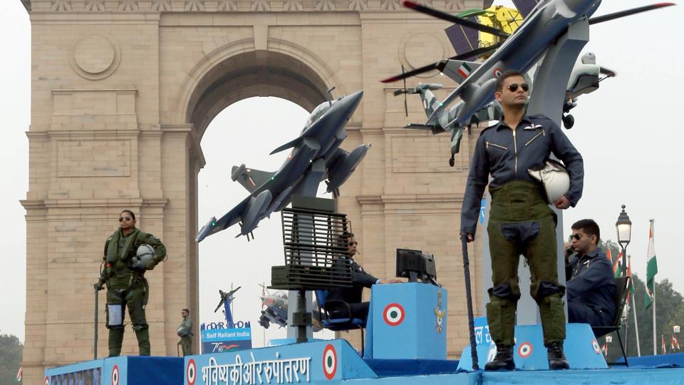 India’s first woman Rafale fighter jet pilot Flight Lieutenant Shivangi Singh (L) at the Indian Air Force tableau during the Republic day parade at India Gate in New Delhi (HT Photo) India’s first woman Rafale fighter jet pilot Flight Lieutenant Shivangi Singh (L) at the Indian Air Force tableau during the Republic day parade at India Gate in New Delhi (HT Photo)