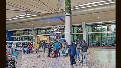 In a bid to boost cargo services from Pune International Airport, the Airport Authority of India (AAI) Pune has now written to the defense ministry, demanding a 2.5 acre land parcel near the Pune airport premises. (HT FILE PHOTO) In a bid to boost cargo services from Pune International Airport, the Airport Authority of India (AAI) Pune has now written to the defense ministry, demanding a 2.5 acre land parcel near the Pune airport premises. (HT FILE PHOTO)