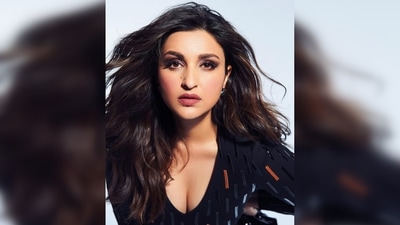 With her voluminous hair waved and left open, Parineeti Chopra opted for smokey eyes and nude pink lips. (Instagram/@parineetichopra) With her voluminous hair waved and left open, Parineeti Chopra opted for smokey eyes and nude pink lips. (Instagram/@parineetichopra)