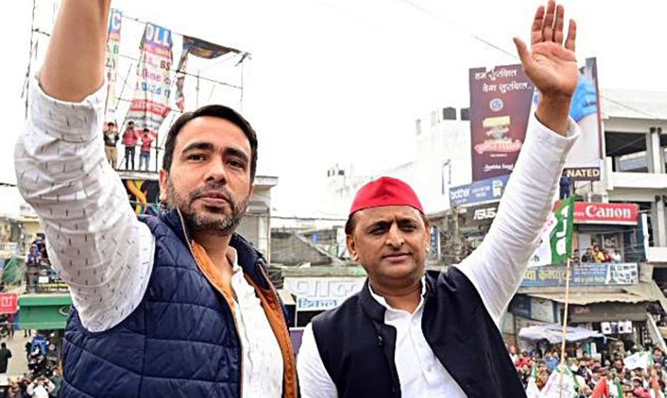 Samajwadi Party (SP) chief Akhilesh Yadav and Rashtriya Lok Dal (RLD) chief Jayant Singh during an SP-RLD joint “Samajwadi Vijay Yatra” at Kairana, in Shamli on Wednesday. (ANI Photo) Samajwadi Party (SP) chief Akhilesh Yadav and Rashtriya Lok Dal (RLD) chief Jayant Singh during an SP-RLD joint “Samajwadi Vijay Yatra” at Kairana, in Shamli on Wednesday. (ANI Photo)
