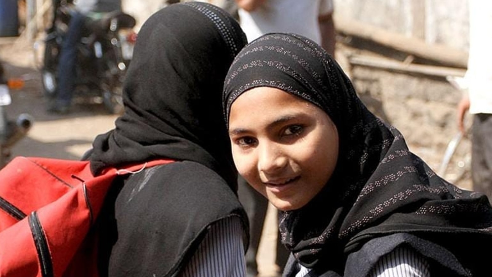 Indian Telugu Muslim Aunty Sex - K'taka: Muslim students barred entry in hijab, minister says keep religion  away | Latest News India - Hindustan Times