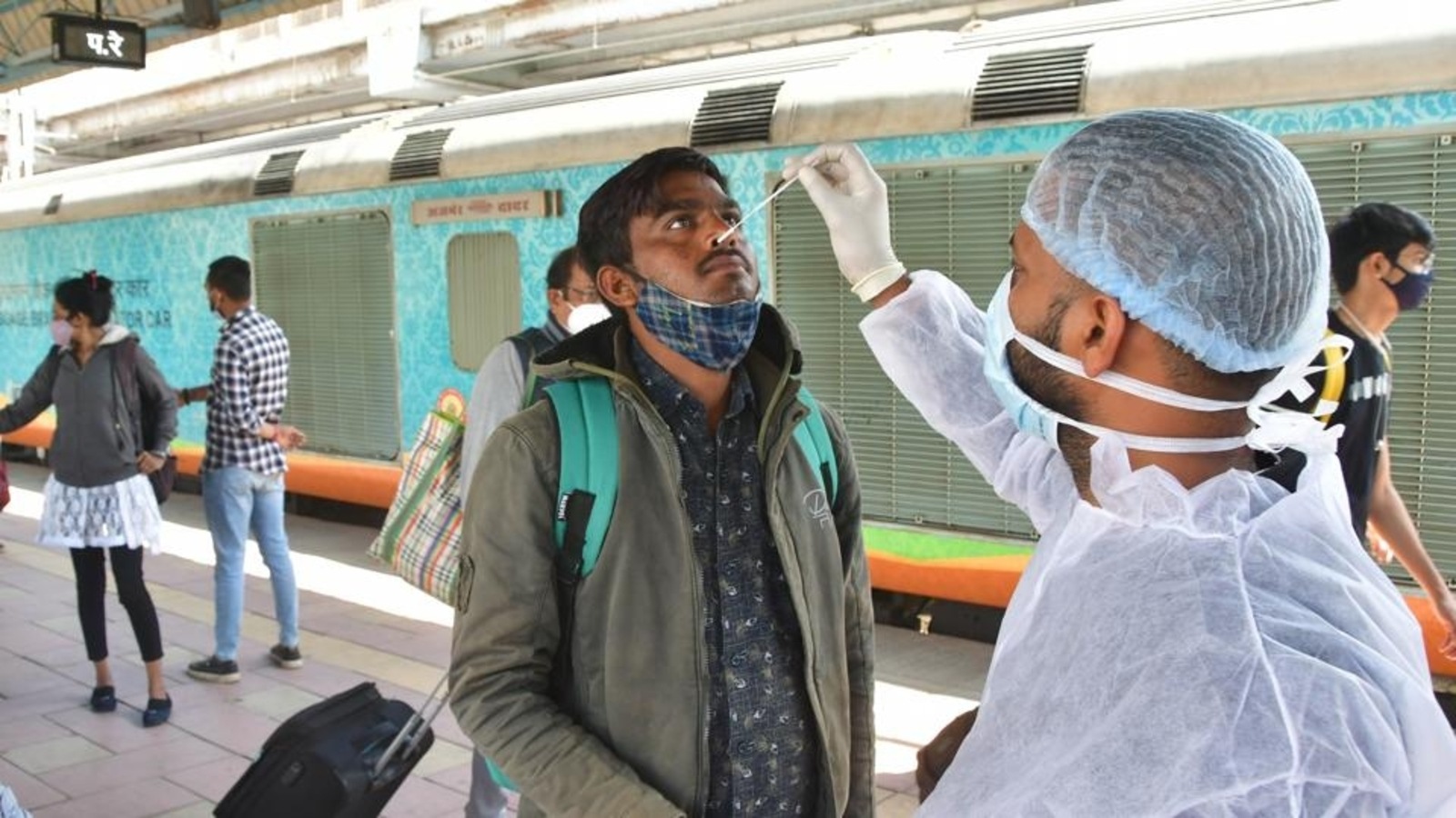 Maharashtra's Covid tally dips by nearly 3,000 in 24 hrs with 15,252