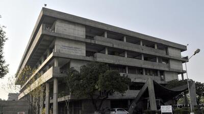 Suman Mor, chairperson, department of environment studies, Panjab University (PU), Chandigarh, won the national award for outstanding efforts in science and technology communication. (HT File Photo/ Representational image)